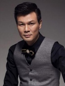 李彬