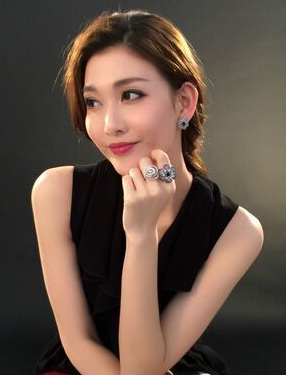 李彩桦